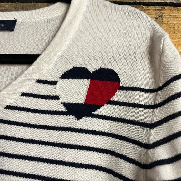 Tommy Hilfiger White And Navy Stripe Heart Sweater Top Size Small - Picture 5 of 9